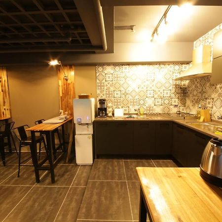 Hostel Familie Busan Station מראה חיצוני תמונה