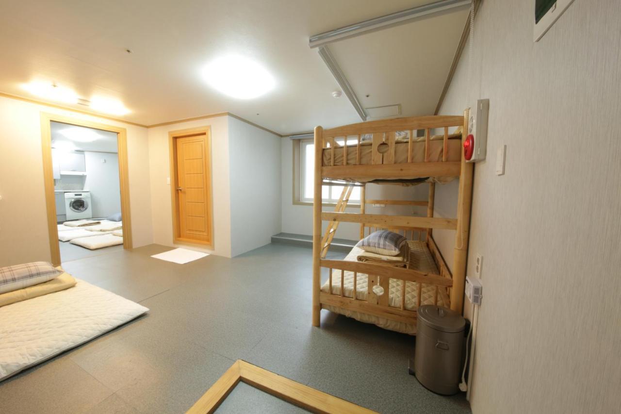 Hostel Familie Busan Station מראה חיצוני תמונה