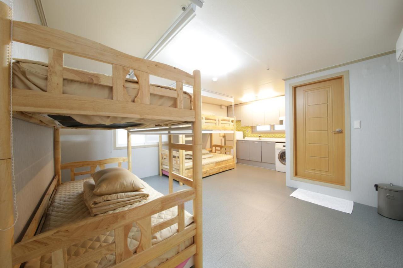 Hostel Familie Busan Station מראה חיצוני תמונה
