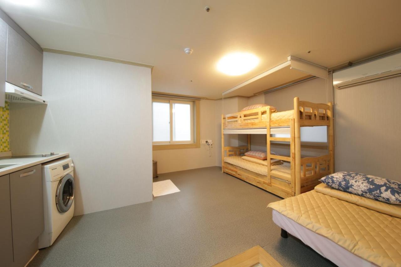 Hostel Familie Busan Station מראה חיצוני תמונה